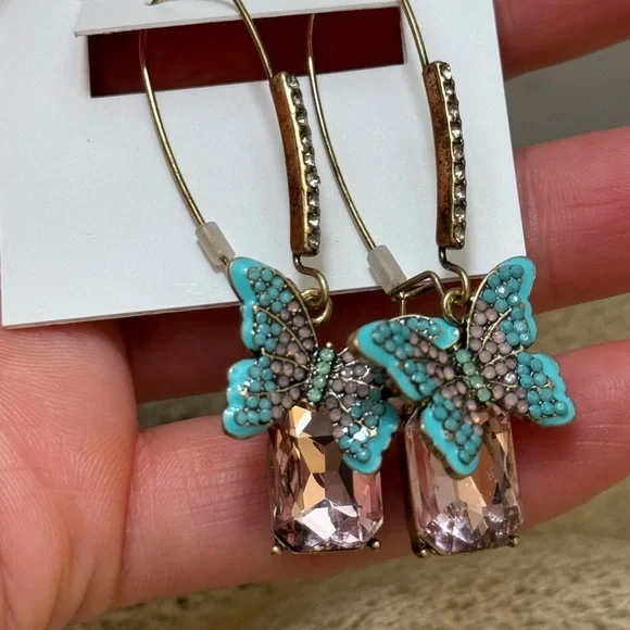 Elegant Butterfly Drop Earrings - Picture 4 of 8